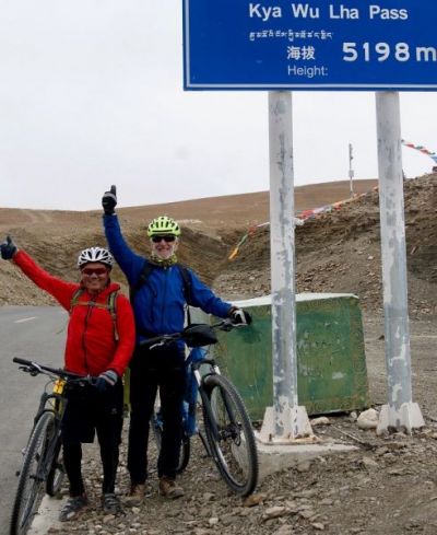 Douglas Pulleyblank Cycling on the  tour with redspokes